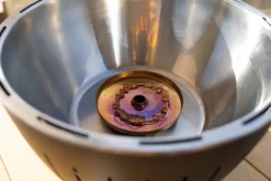 LotusGrill Mini Houtskoolbarbecue - Zwart -Buiten koken Winkel lotusgrill binnenkant pitje 2